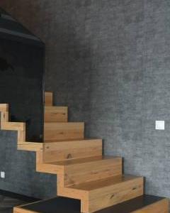 schody z drewna w domu