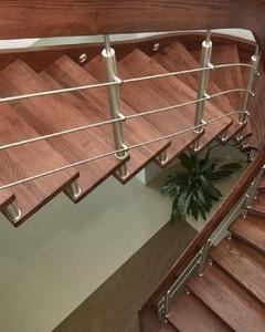 schody-nowoczesne-bolcowo-policzkowe