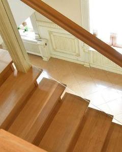 proste schody drewniane 